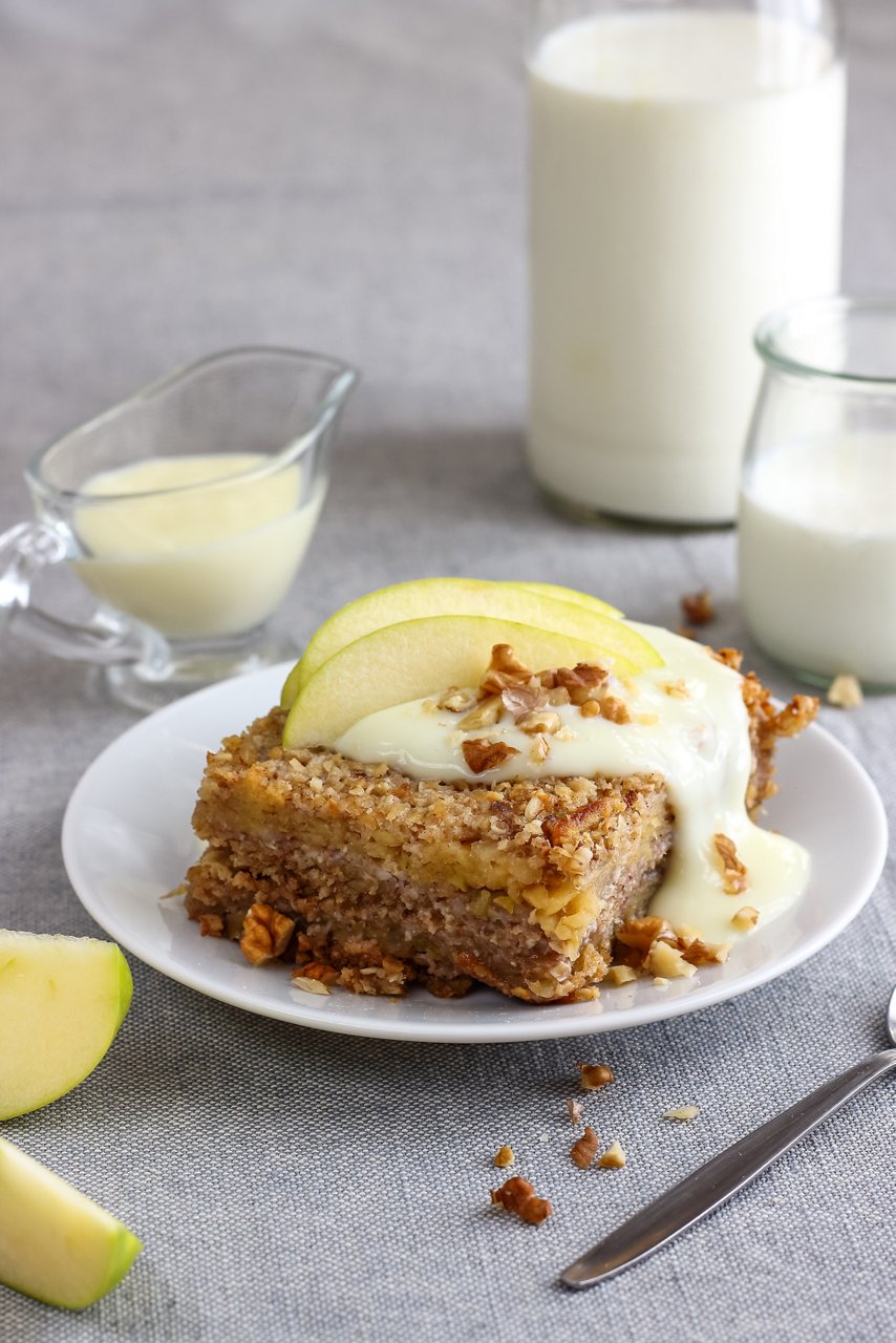 Gluten free breakfast option - oatmeal bake with apples.