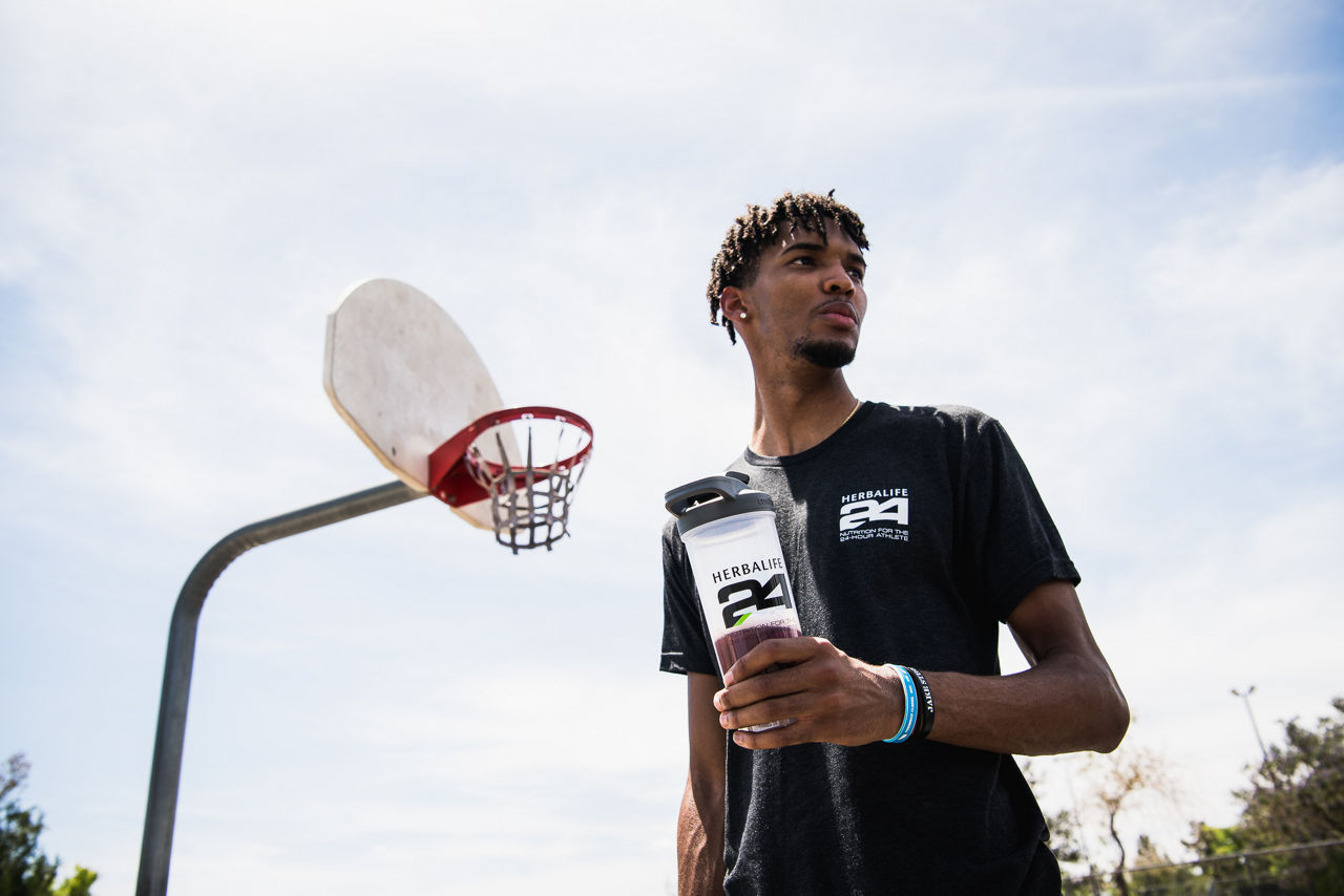 Since forming their partnership in 2018, Herbalife and Impact Basketball have hosted clinics all over the country. Herbalife has also provided a Fuel Station and a full-time dietitian at the Impact facility. 